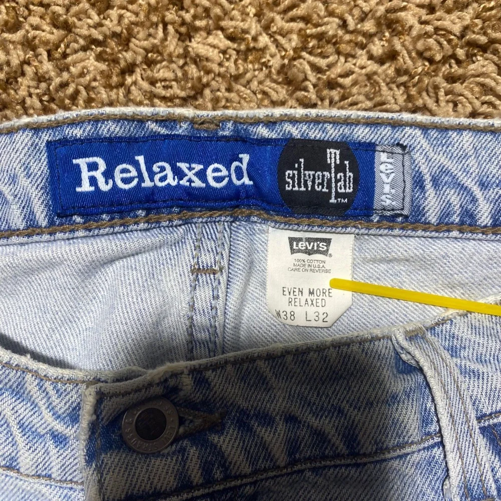 Vintage Levis SilverTab Relaxed Fit Jeans Light Wash 90s USA Made W38 L32 37x30